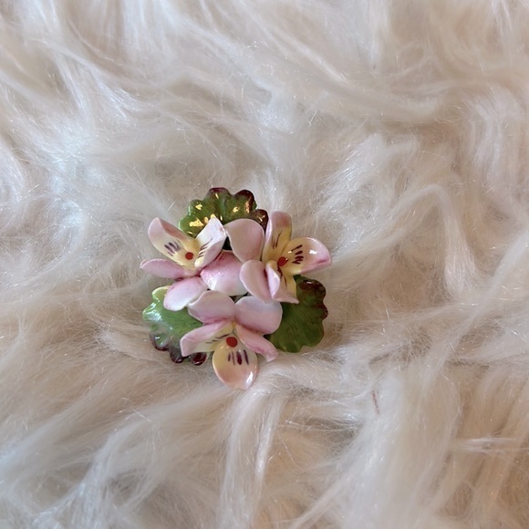 Staffordshire Jewelry - Vintage Staffordshire 3 pink pansy flower porcelain brooch